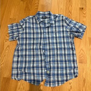 Vineyard Vines Blue and White Casual Button Down Shirt
